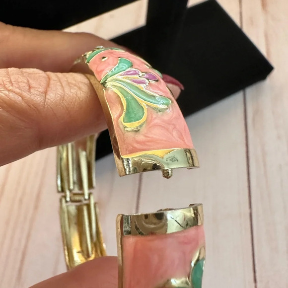 Floral Laser Cut Bangle With Rhinestone - Picture 4 of 5